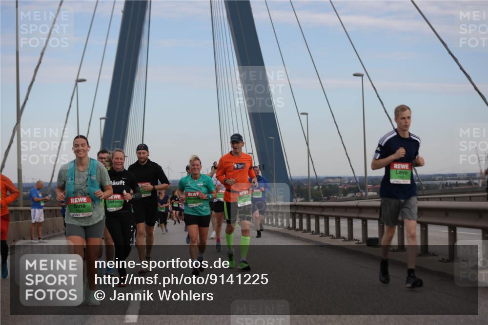 03.10.2025 - Köhlbrandbrückenlauf Jannik Wohlers http://msf.ph/oto/9141225 03.10.2025 15:34:20 Position 1 8584 meine-sportfotos.de