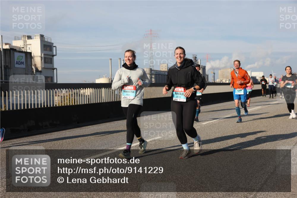 03.10.2025 - Köhlbrandbrückenlauf Lena Gebhardt http://msf.ph/oto/9141229 03.10.2025 09:59:02 Position 2 1831, 2670 meine-sportfotos.de
