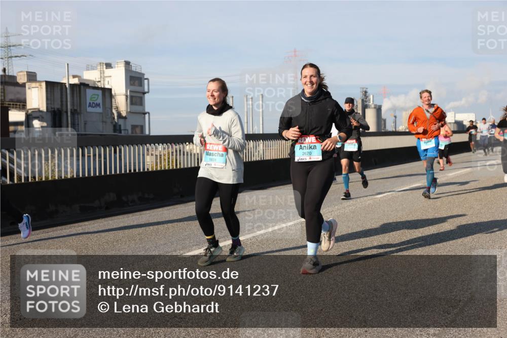 03.10.2025 - Köhlbrandbrückenlauf Lena Gebhardt http://msf.ph/oto/9141237 03.10.2025 09:59:02 Position 2 1831, 2670 meine-sportfotos.de