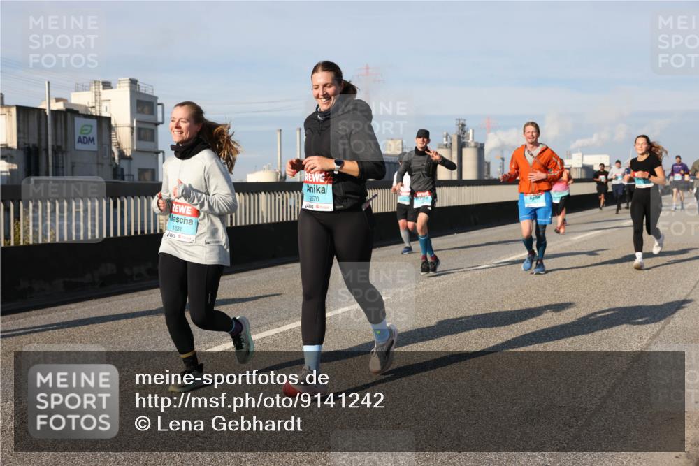 03.10.2025 - Köhlbrandbrückenlauf Lena Gebhardt http://msf.ph/oto/9141242 03.10.2025 09:59:02 Position 2 1831, 2670 meine-sportfotos.de