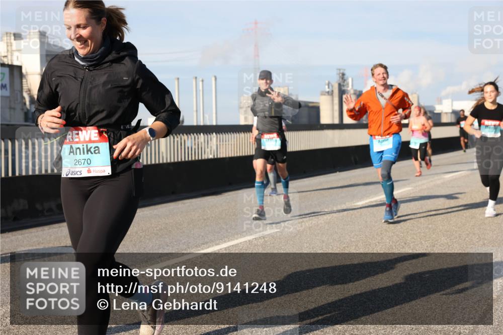 03.10.2025 - Köhlbrandbrückenlauf Lena Gebhardt http://msf.ph/oto/9141248 03.10.2025 09:59:03 Position 2 2670 meine-sportfotos.de