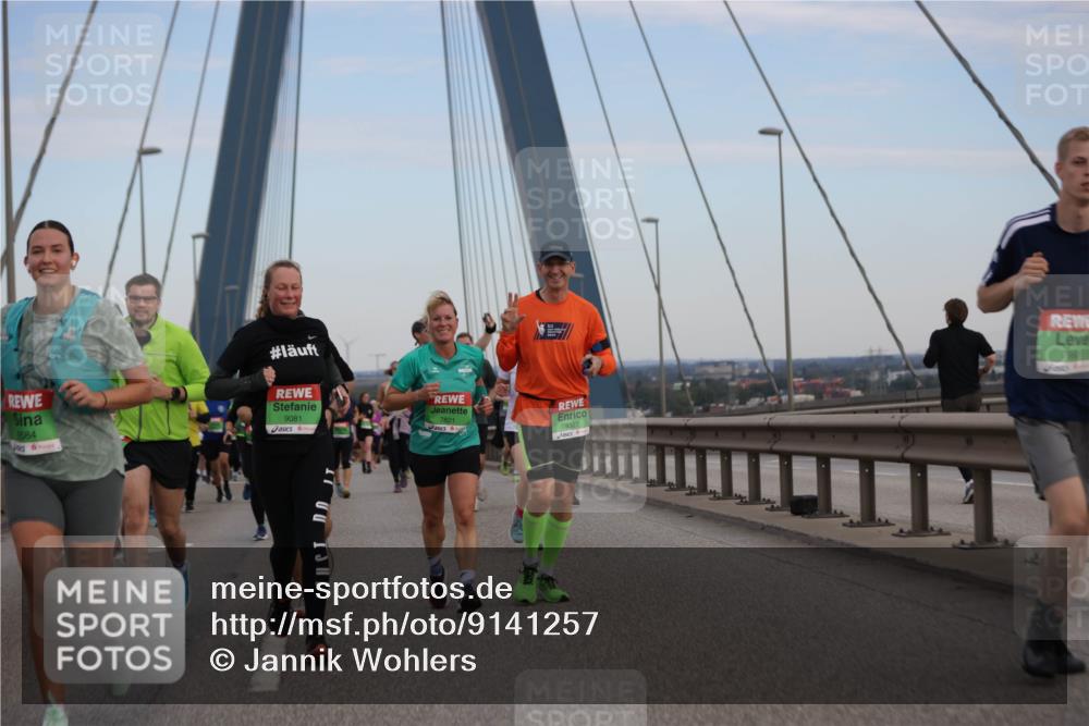 03.10.2025 - Köhlbrandbrückenlauf Jannik Wohlers http://msf.ph/oto/9141257 03.10.2025 15:34:21 Position 1 584, 9081, 7821 meine-sportfotos.de