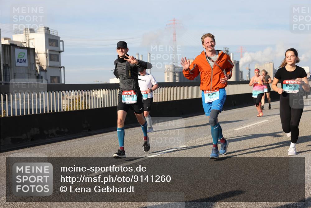 03.10.2025 - Köhlbrandbrückenlauf Lena Gebhardt http://msf.ph/oto/9141260 03.10.2025 09:59:03 Position 2 1031, 3281, 3125 meine-sportfotos.de