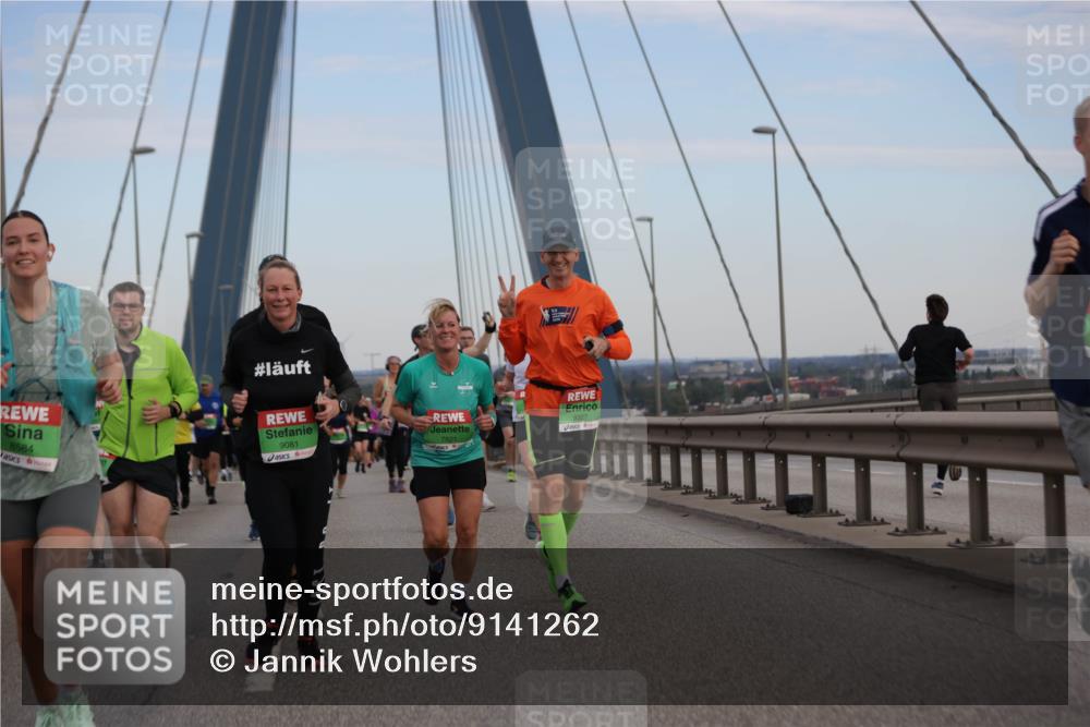 03.10.2025 - Köhlbrandbrückenlauf Jannik Wohlers http://msf.ph/oto/9141262 03.10.2025 15:34:21 Position 1 8584, 9081, 9327 meine-sportfotos.de