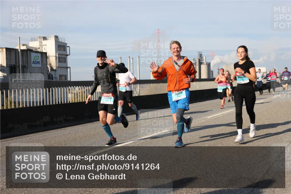 03.10.2025 - Köhlbrandbrückenlauf Lena Gebhardt http://msf.ph/oto/9141264 03.10.2025 09:59:04 Position 2 1031, 3281, 125 meine-sportfotos.de