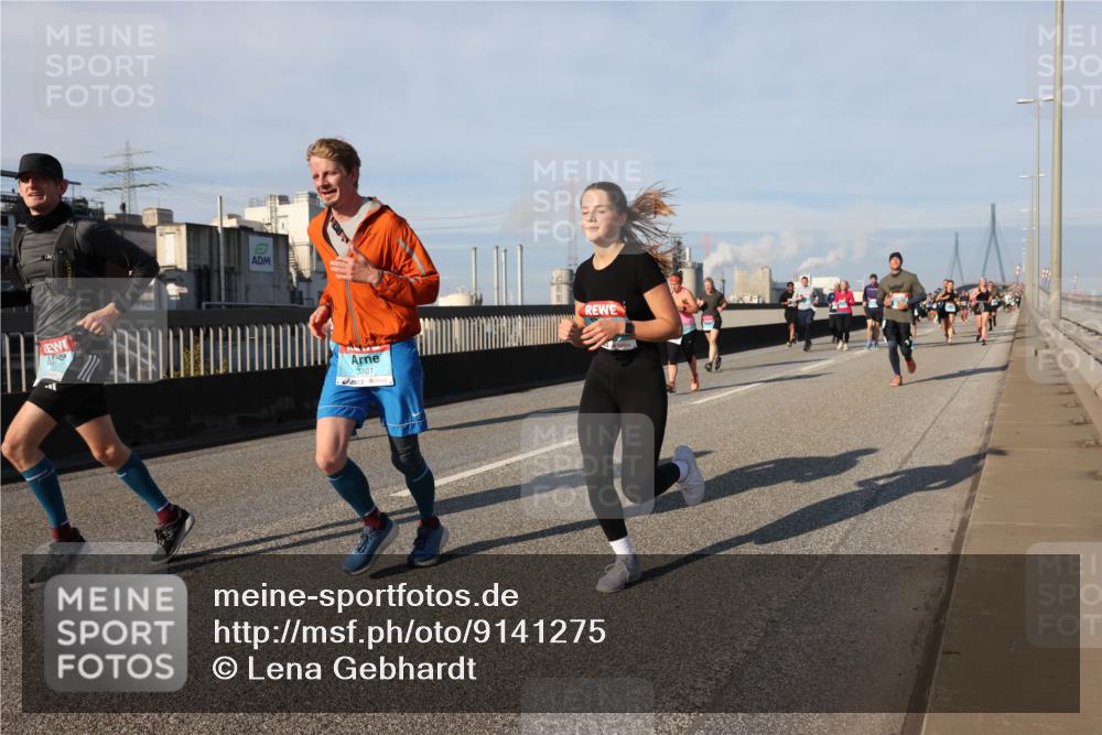 03.10.2025 - Köhlbrandbrückenlauf Lena Gebhardt http://msf.ph/oto/9141275 03.10.2025 09:59:04 Position 2 3281 meine-sportfotos.de