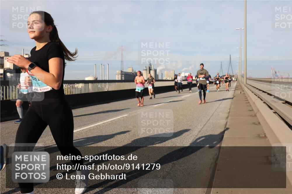 03.10.2025 - Köhlbrandbrückenlauf Lena Gebhardt http://msf.ph/oto/9141279 03.10.2025 09:59:05 Position 2 3725 meine-sportfotos.de
