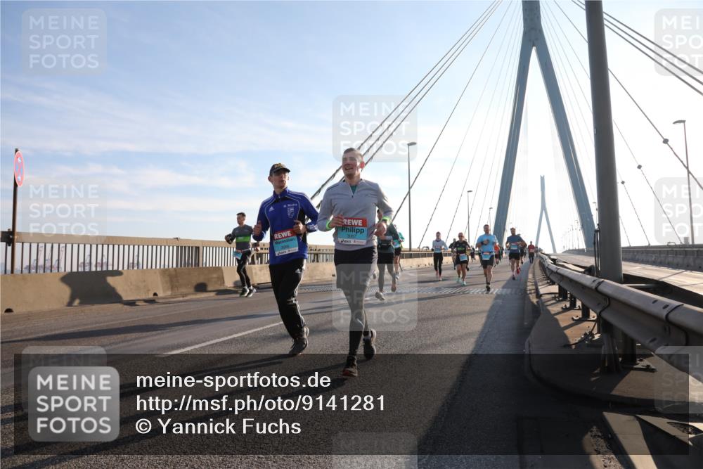 03.10.2025 - Köhlbrandbrückenlauf Yannick Fuchs http://msf.ph/oto/9141281 03.10.2025 08:26:11 Position 2 3066, 3067 meine-sportfotos.de