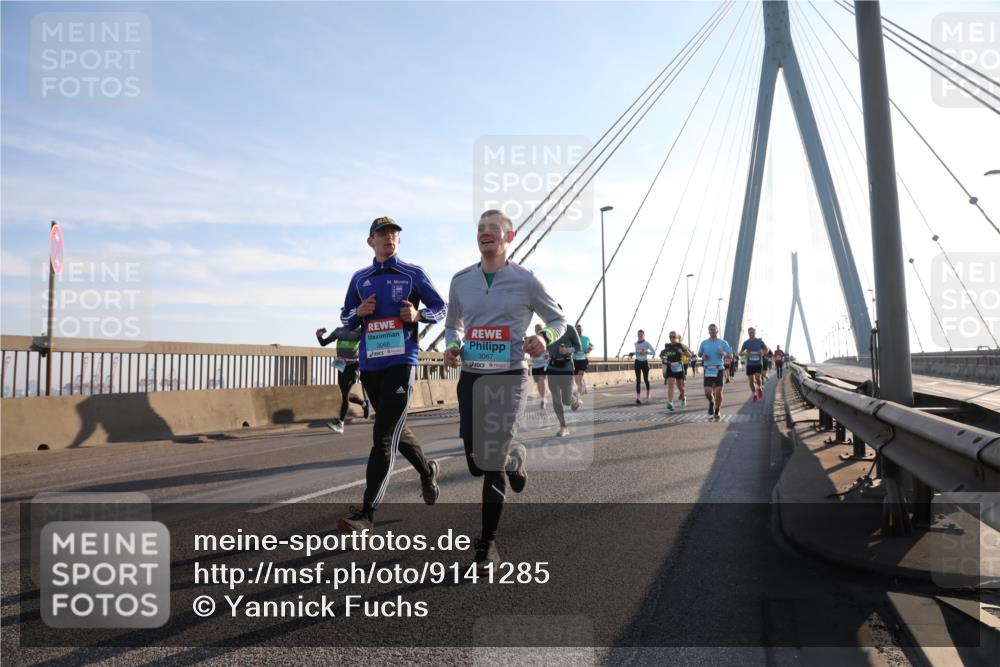 03.10.2025 - Köhlbrandbrückenlauf Yannick Fuchs http://msf.ph/oto/9141285 03.10.2025 08:26:11 Position 2 3066, 3067 meine-sportfotos.de