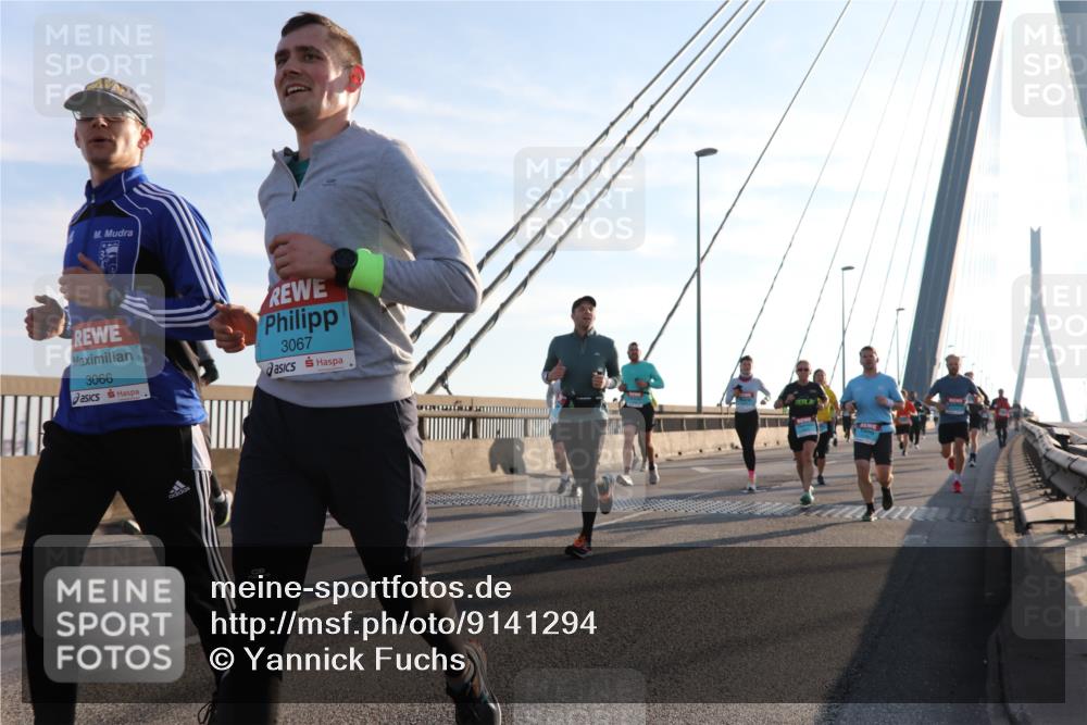 03.10.2025 - Köhlbrandbrückenlauf Yannick Fuchs http://msf.ph/oto/9141294 03.10.2025 08:26:11 Position 2 3066, 3067 meine-sportfotos.de