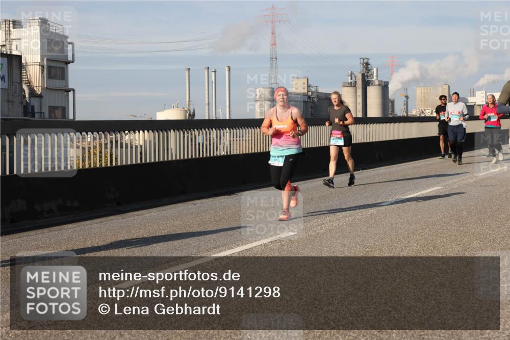 03.10.2025 - Köhlbrandbrückenlauf Lena Gebhardt http://msf.ph/oto/9141298 03.10.2025 09:59:06 Position 2 3273 meine-sportfotos.de