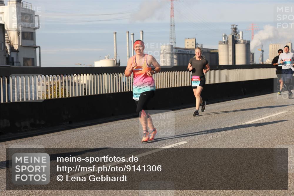 03.10.2025 - Köhlbrandbrückenlauf Lena Gebhardt http://msf.ph/oto/9141306 03.10.2025 09:59:06 Position 2 3272 meine-sportfotos.de