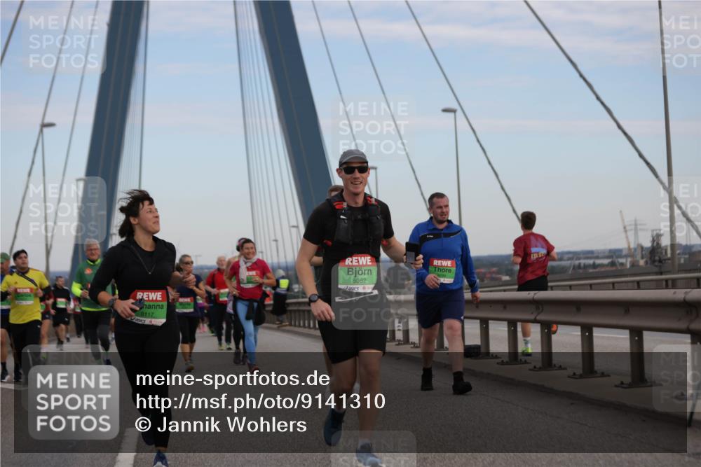 03.10.2025 - Köhlbrandbrückenlauf Jannik Wohlers http://msf.ph/oto/9141310 03.10.2025 15:34:25 Position 1 8117, 8062 meine-sportfotos.de