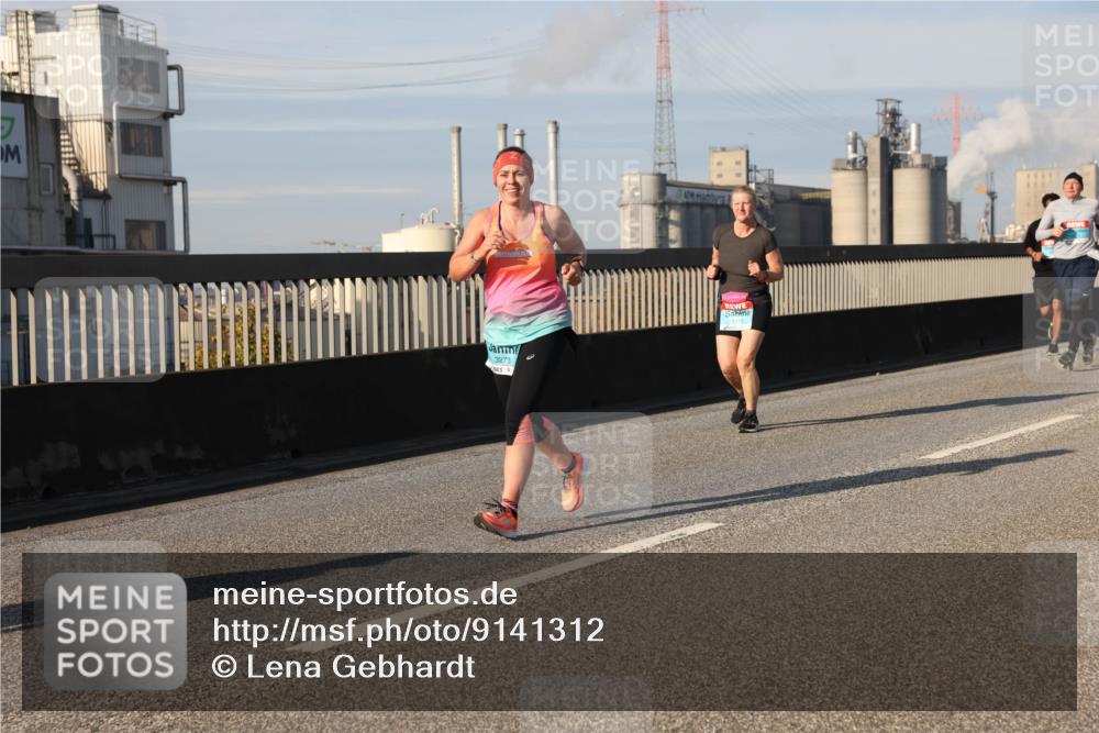 03.10.2025 - Köhlbrandbrückenlauf Lena Gebhardt http://msf.ph/oto/9141312 03.10.2025 09:59:06 Position 2 3273 meine-sportfotos.de
