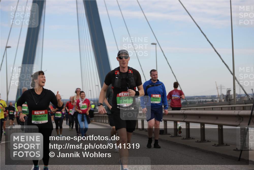 03.10.2025 - Köhlbrandbrückenlauf Jannik Wohlers http://msf.ph/oto/9141319 03.10.2025 15:34:25 Position 1 8117, 8062, 2025 meine-sportfotos.de