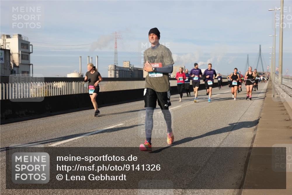03.10.2025 - Köhlbrandbrückenlauf Lena Gebhardt http://msf.ph/oto/9141326 03.10.2025 09:59:07 Position 2  meine-sportfotos.de