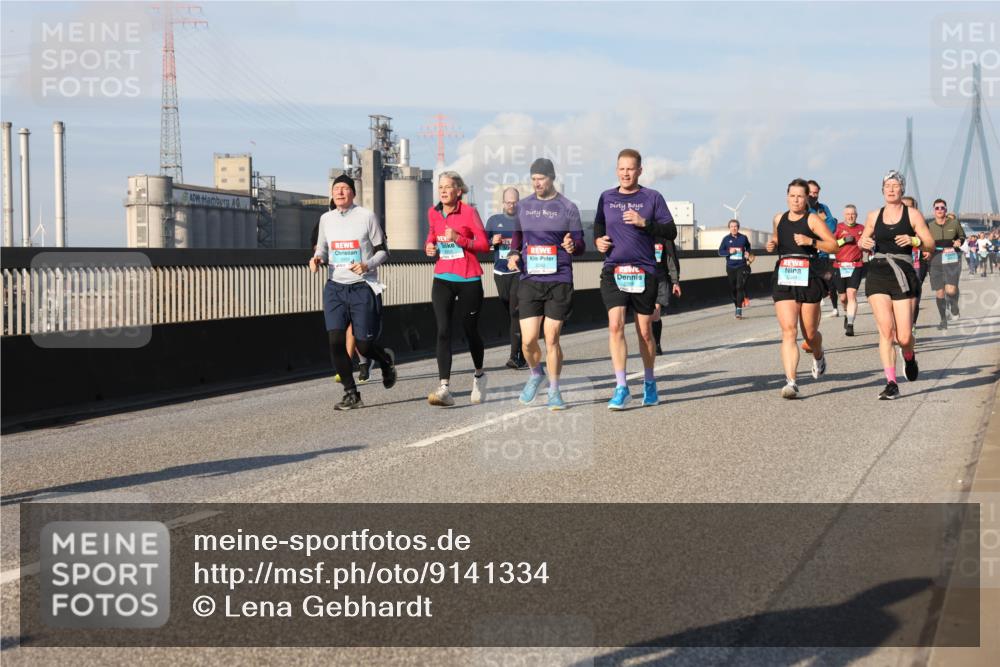 03.10.2025 - Köhlbrandbrückenlauf Lena Gebhardt http://msf.ph/oto/9141334 03.10.2025 09:59:08 Position 2 2349 meine-sportfotos.de