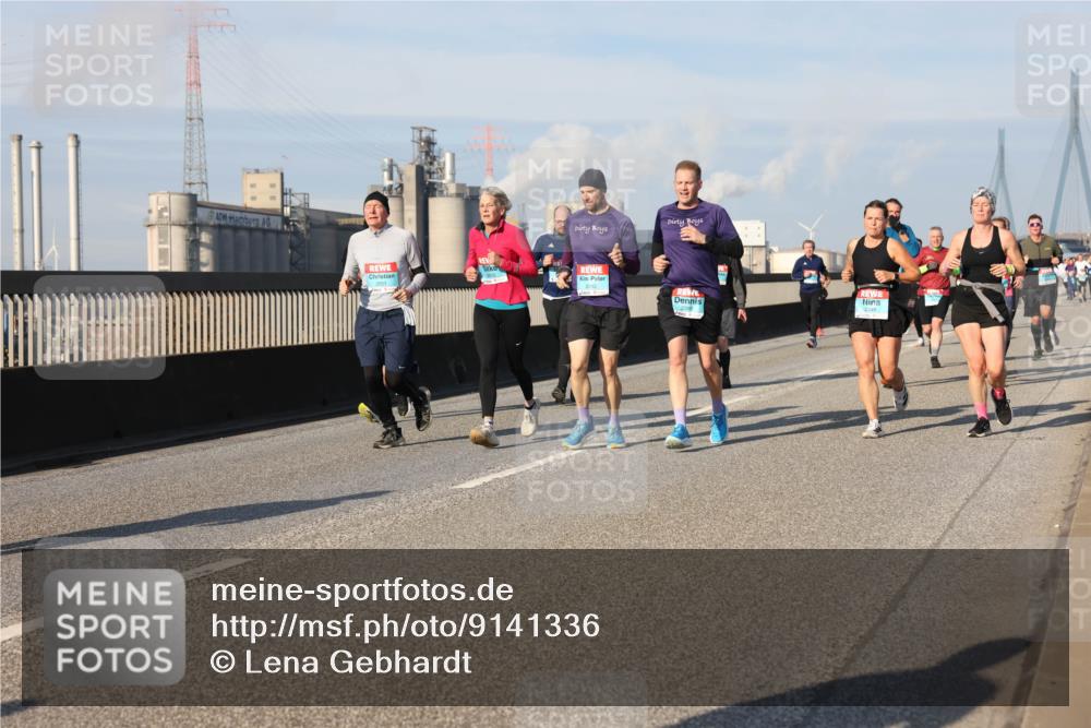 03.10.2025 - Köhlbrandbrückenlauf Lena Gebhardt http://msf.ph/oto/9141336 03.10.2025 09:59:08 Position 2  meine-sportfotos.de
