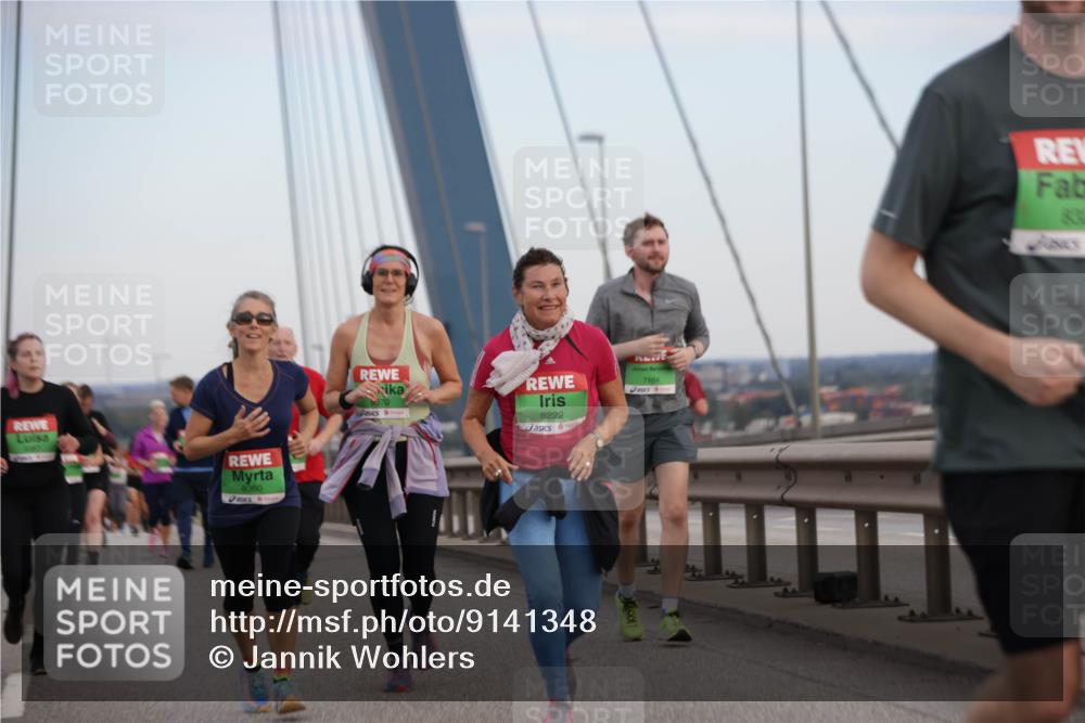03.10.2025 - Köhlbrandbrückenlauf Jannik Wohlers http://msf.ph/oto/9141348 03.10.2025 15:34:27 Position 1 8360, 8222, 7164 meine-sportfotos.de