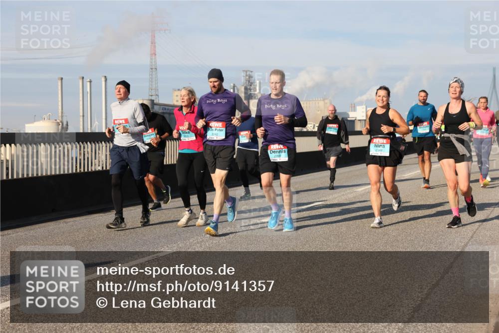 03.10.2025 - Köhlbrandbrückenlauf Lena Gebhardt http://msf.ph/oto/9141357 03.10.2025 09:59:10 Position 2 2853, 2242, 2269, 2349 meine-sportfotos.de