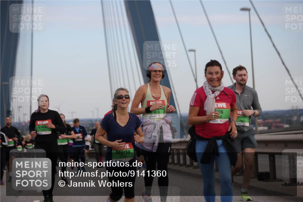 03.10.2025 - Köhlbrandbrückenlauf Jannik Wohlers http://msf.ph/oto/9141360 03.10.2025 15:34:28 Position 1 9387, 8360, 8070, 7164 meine-sportfotos.de