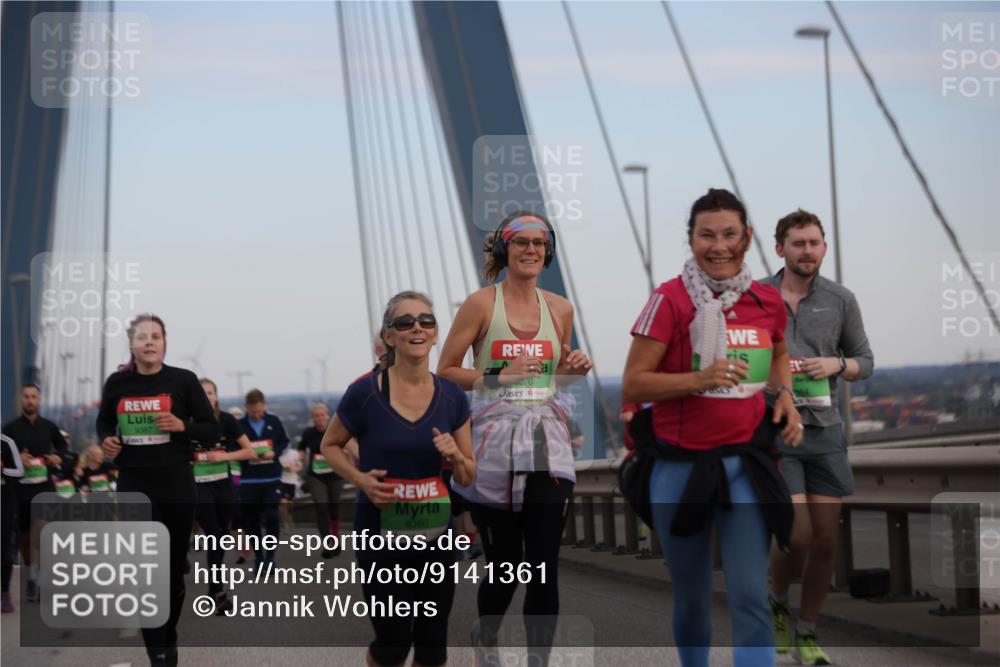03.10.2025 - Köhlbrandbrückenlauf Jannik Wohlers http://msf.ph/oto/9141361 03.10.2025 15:34:28 Position 1 9387, 8360, 070 meine-sportfotos.de