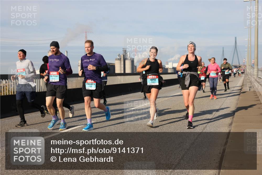 03.10.2025 - Köhlbrandbrückenlauf Lena Gebhardt http://msf.ph/oto/9141371 03.10.2025 09:59:11 Position 2 2242, 2269, 2349 meine-sportfotos.de