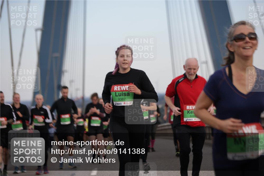 03.10.2025 - Köhlbrandbrückenlauf Jannik Wohlers http://msf.ph/oto/9141388 03.10.2025 15:34:30 Position 1 9387, 8289 meine-sportfotos.de