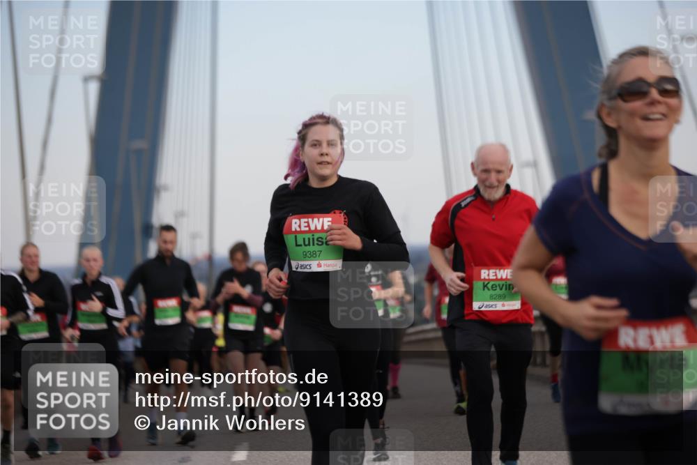 03.10.2025 - Köhlbrandbrückenlauf Jannik Wohlers http://msf.ph/oto/9141389 03.10.2025 15:34:30 Position 1 9387, 8289 meine-sportfotos.de