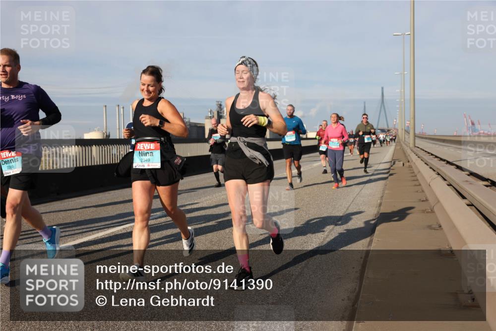 03.10.2025 - Köhlbrandbrückenlauf Lena Gebhardt http://msf.ph/oto/9141390 03.10.2025 09:59:12 Position 2 2269, 2349 meine-sportfotos.de