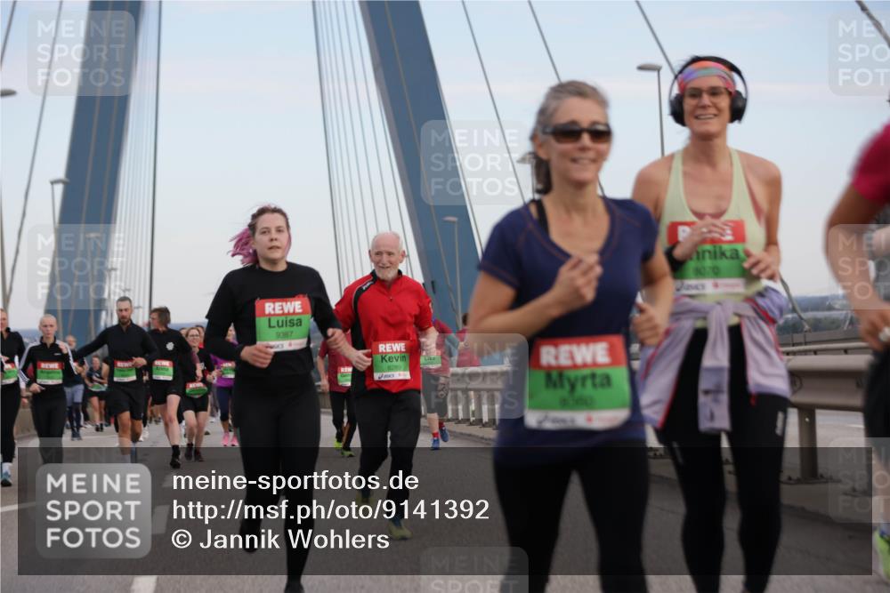 03.10.2025 - Köhlbrandbrückenlauf Jannik Wohlers http://msf.ph/oto/9141392 03.10.2025 15:34:30 Position 1 9387, 8289, 8070 meine-sportfotos.de