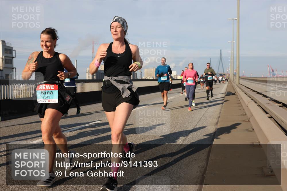 03.10.2025 - Köhlbrandbrückenlauf Lena Gebhardt http://msf.ph/oto/9141393 03.10.2025 09:59:12 Position 2 2349 meine-sportfotos.de