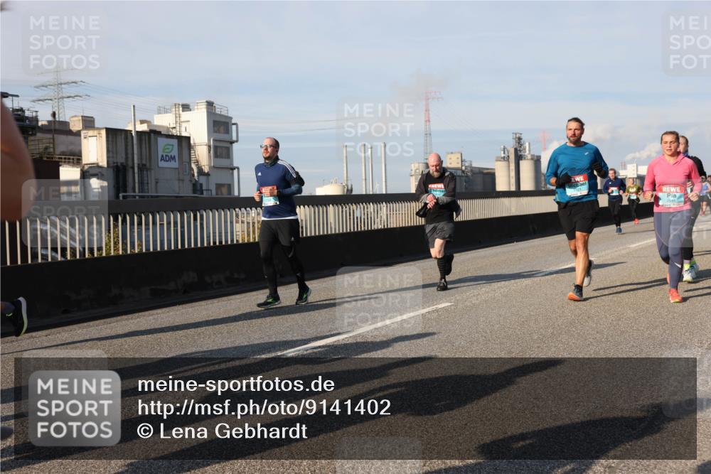 03.10.2025 - Köhlbrandbrückenlauf Lena Gebhardt http://msf.ph/oto/9141402 03.10.2025 09:59:13 Position 2 121, 2544 meine-sportfotos.de