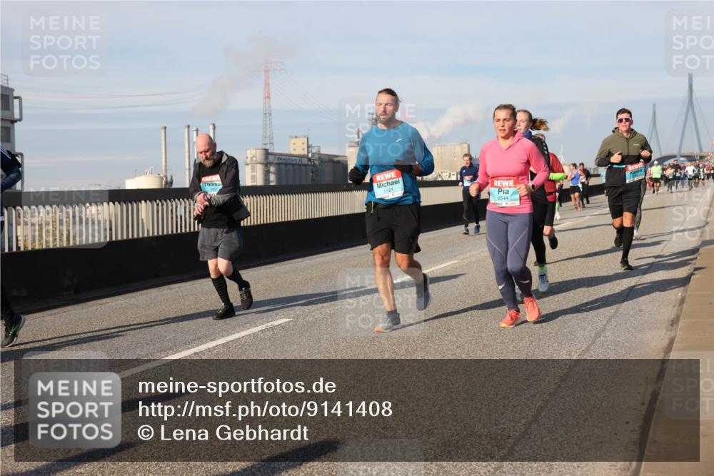03.10.2025 - Köhlbrandbrückenlauf Lena Gebhardt http://msf.ph/oto/9141408 03.10.2025 09:59:13 Position 2 1121, 2544 meine-sportfotos.de