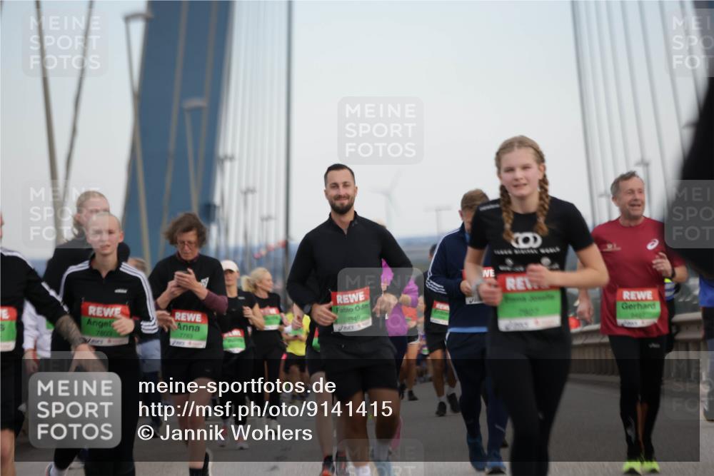03.10.2025 - Köhlbrandbrückenlauf Jannik Wohlers http://msf.ph/oto/9141415 03.10.2025 15:34:32 Position 1 7803, 7783, 8349, 9407 meine-sportfotos.de