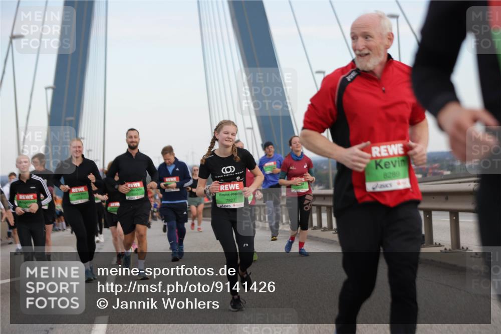 03.10.2025 - Köhlbrandbrückenlauf Jannik Wohlers http://msf.ph/oto/9141426 03.10.2025 15:34:33 Position 1 7827, 8289 meine-sportfotos.de