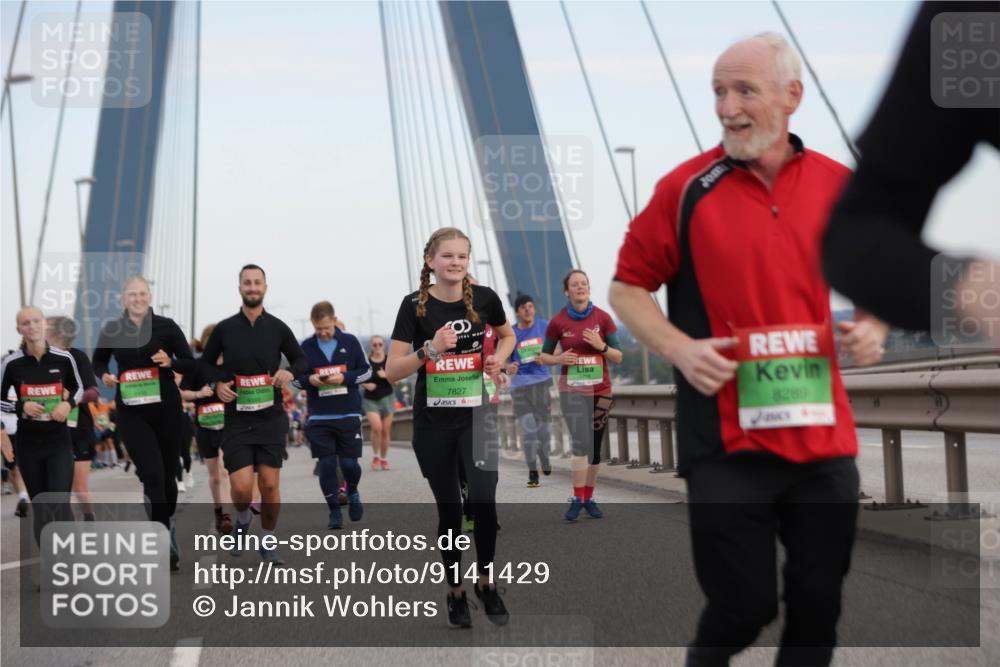 03.10.2025 - Köhlbrandbrückenlauf Jannik Wohlers http://msf.ph/oto/9141429 03.10.2025 15:34:33 Position 1 7827, 8289 meine-sportfotos.de