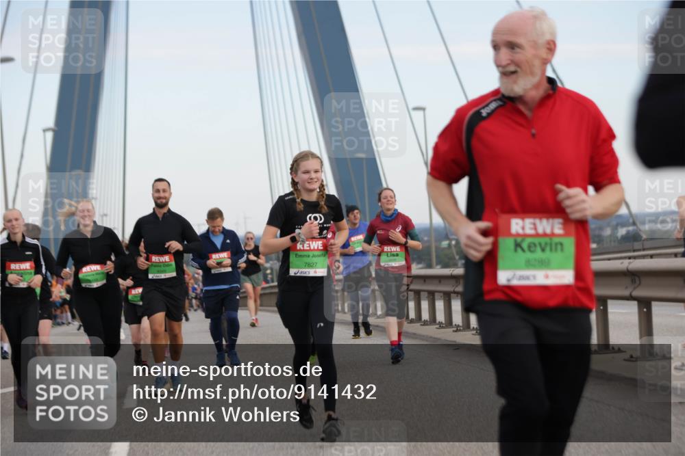 03.10.2025 - Köhlbrandbrückenlauf Jannik Wohlers http://msf.ph/oto/9141432 03.10.2025 15:34:33 Position 1 8349, 7827, 8289 meine-sportfotos.de