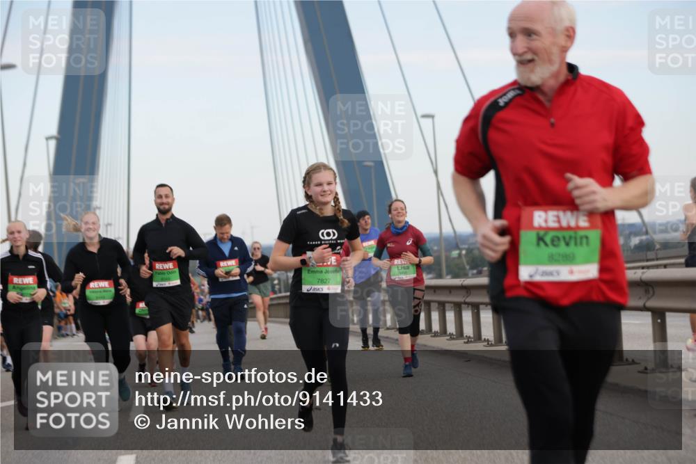 03.10.2025 - Köhlbrandbrückenlauf Jannik Wohlers http://msf.ph/oto/9141433 03.10.2025 15:34:33 Position 1 7827, 8289 meine-sportfotos.de