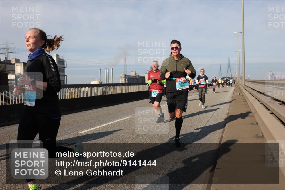03.10.2025 - Köhlbrandbrückenlauf Lena Gebhardt http://msf.ph/oto/9141444 03.10.2025 09:59:15 Position 2 3765, 2965 meine-sportfotos.de