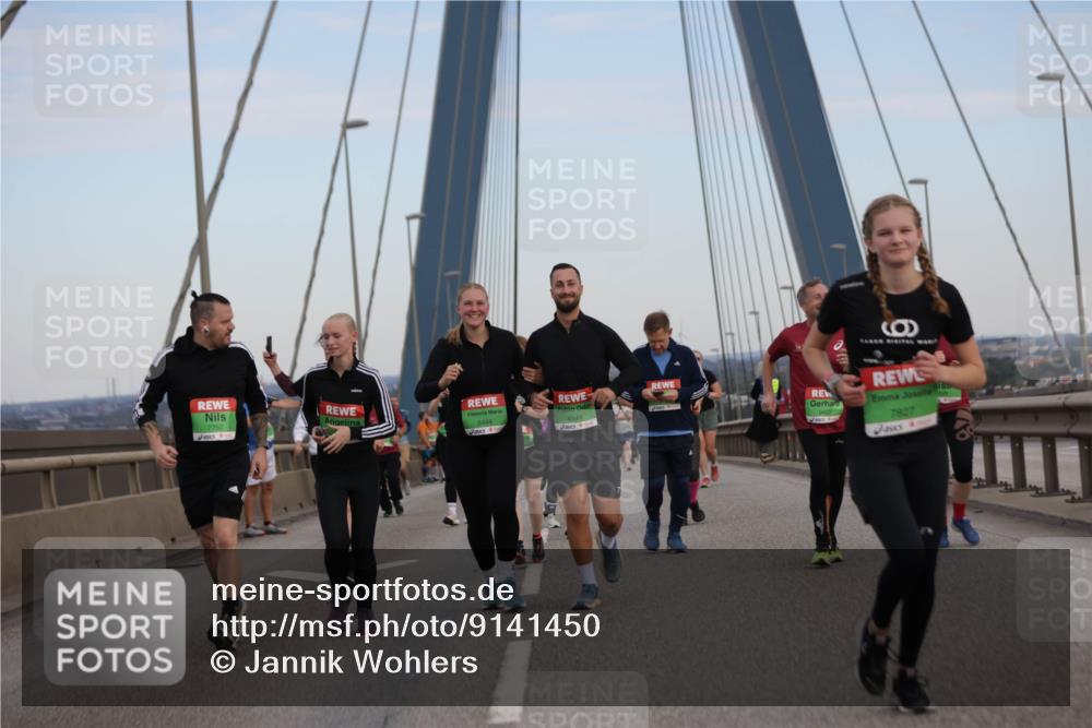 03.10.2025 - Köhlbrandbrückenlauf Jannik Wohlers http://msf.ph/oto/9141450 03.10.2025 15:34:34 Position 1 8448, 8349, 0, 7827 meine-sportfotos.de