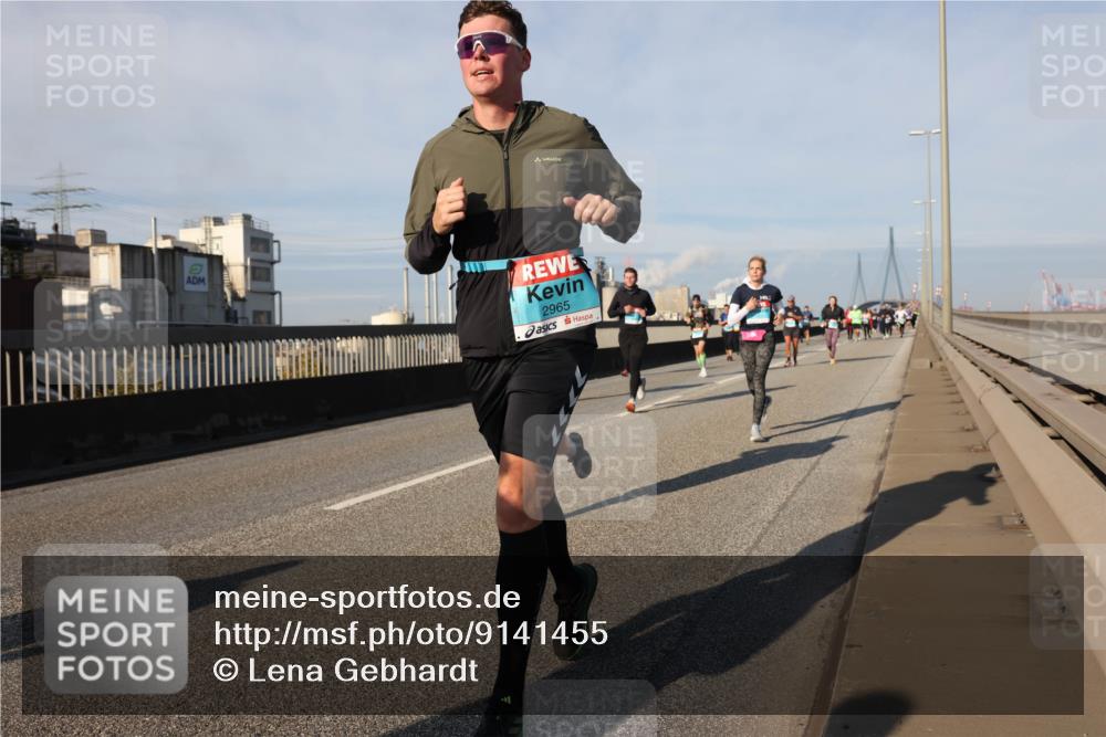 03.10.2025 - Köhlbrandbrückenlauf Lena Gebhardt http://msf.ph/oto/9141455 03.10.2025 09:59:16 Position 2 2965 meine-sportfotos.de
