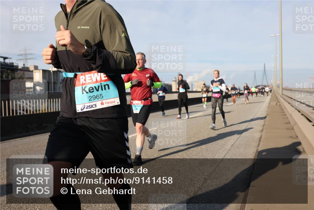 03.10.2025 - Köhlbrandbrückenlauf Lena Gebhardt http://msf.ph/oto/9141458 03.10.2025 09:59:16 Position 2 2965 meine-sportfotos.de