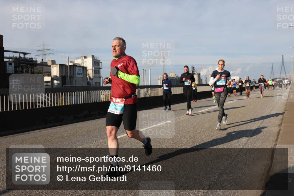 03.10.2025 - Köhlbrandbrückenlauf Lena Gebhardt http://msf.ph/oto/9141460 03.10.2025 09:59:17 Position 2 2800 meine-sportfotos.de