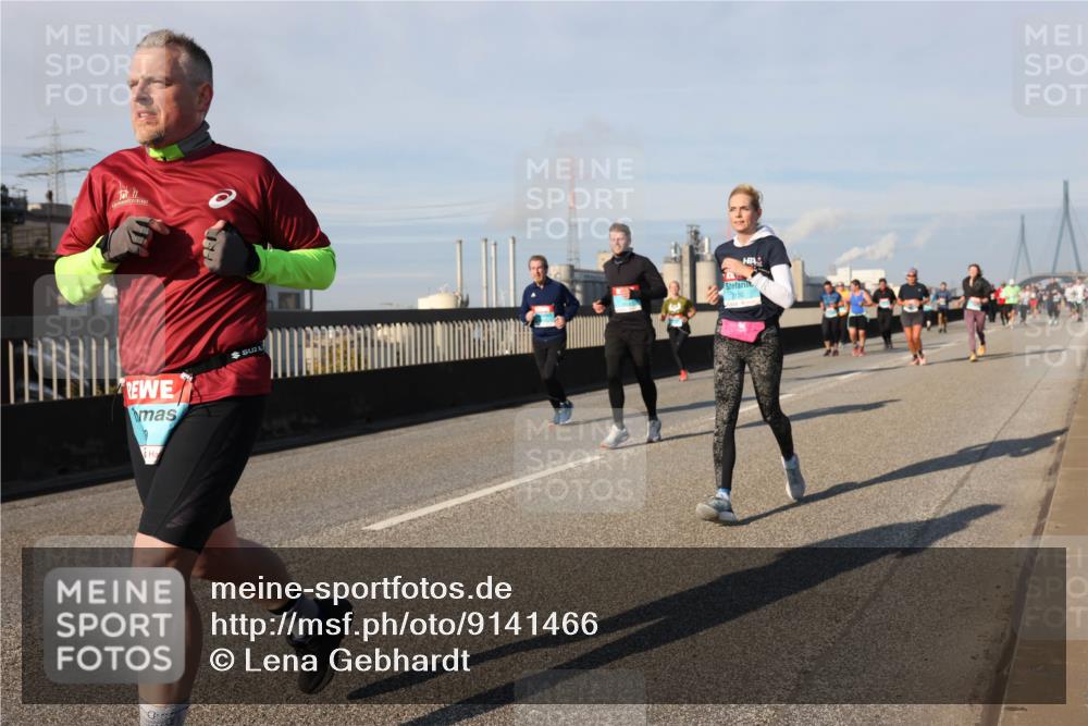 03.10.2025 - Köhlbrandbrückenlauf Lena Gebhardt http://msf.ph/oto/9141466 03.10.2025 09:59:17 Position 2 150 meine-sportfotos.de