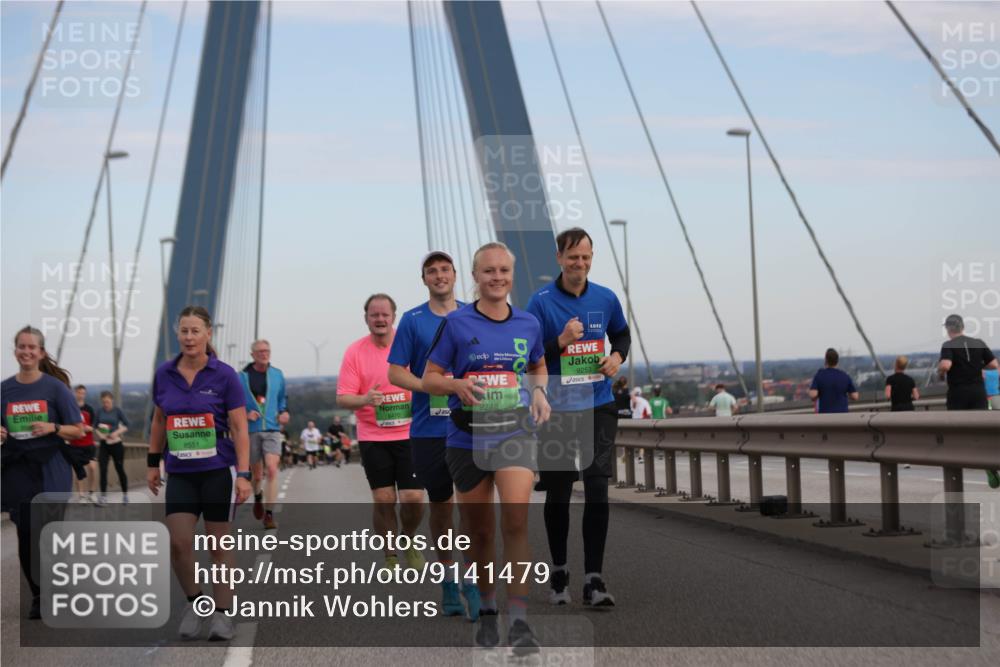 03.10.2025 - Köhlbrandbrückenlauf Jannik Wohlers http://msf.ph/oto/9141479 03.10.2025 15:38:51 Position 1 8551, 10, 9248, 9253 meine-sportfotos.de
