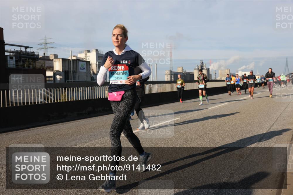 03.10.2025 - Köhlbrandbrückenlauf Lena Gebhardt http://msf.ph/oto/9141482 03.10.2025 09:59:18 Position 2 3150 meine-sportfotos.de