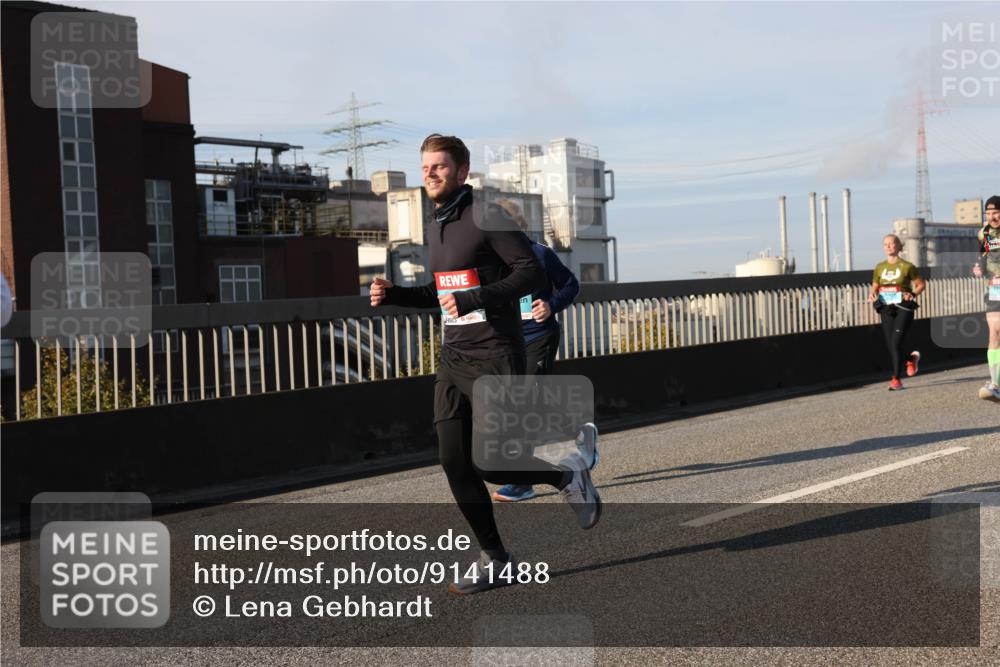 03.10.2025 - Köhlbrandbrückenlauf Lena Gebhardt http://msf.ph/oto/9141488 03.10.2025 09:59:19 Position 2  meine-sportfotos.de