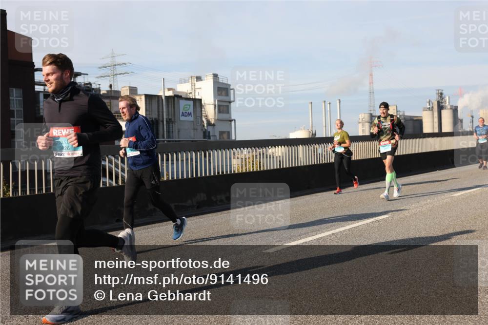 03.10.2025 - Köhlbrandbrückenlauf Lena Gebhardt http://msf.ph/oto/9141496 03.10.2025 09:59:19 Position 2 3826 meine-sportfotos.de