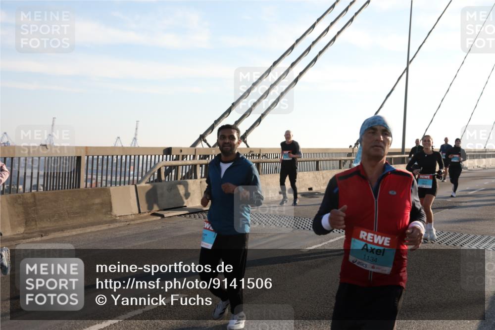 03.10.2025 - Köhlbrandbrückenlauf Yannick Fuchs http://msf.ph/oto/9141506 03.10.2025 08:26:21 Position 2 1134 meine-sportfotos.de